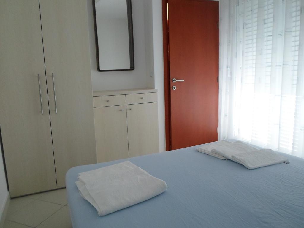 Apartments Biba نوفاليا الغرفة الصورة