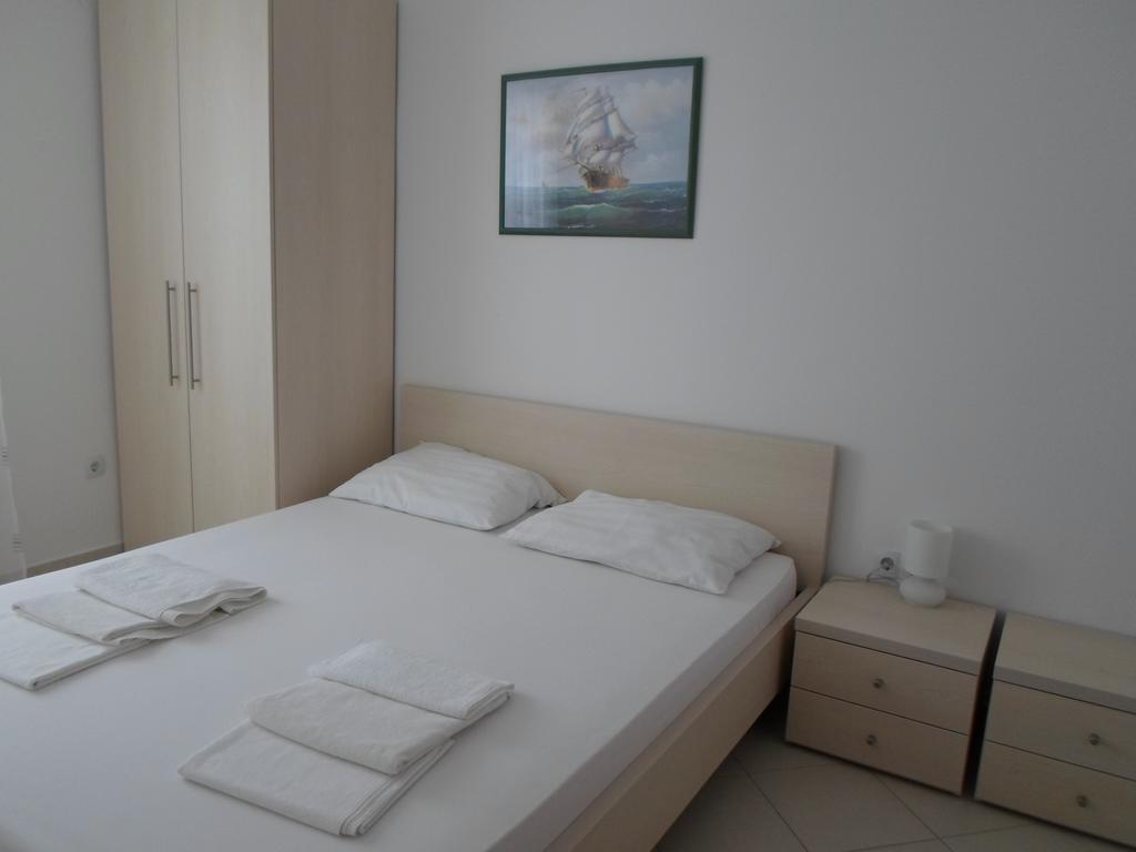 Apartments Biba نوفاليا الغرفة الصورة