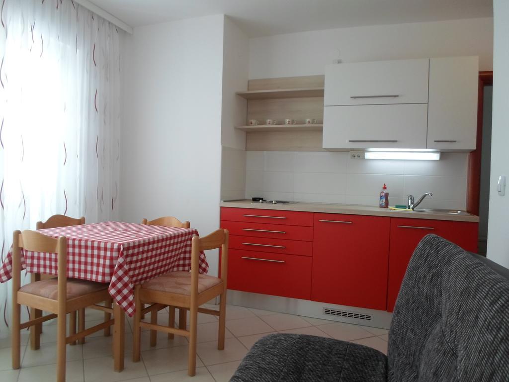 Apartments Biba نوفاليا الغرفة الصورة